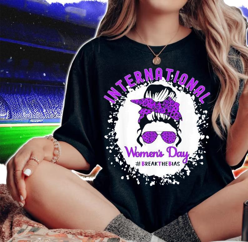 Break The Bias International Womens Day 2022 8 March 2022 T-Shirt t-shirt