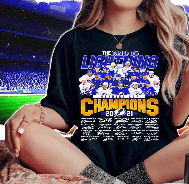 The Tampa Bay Lightning Stanley Cup Champions 2021 signatures shirt